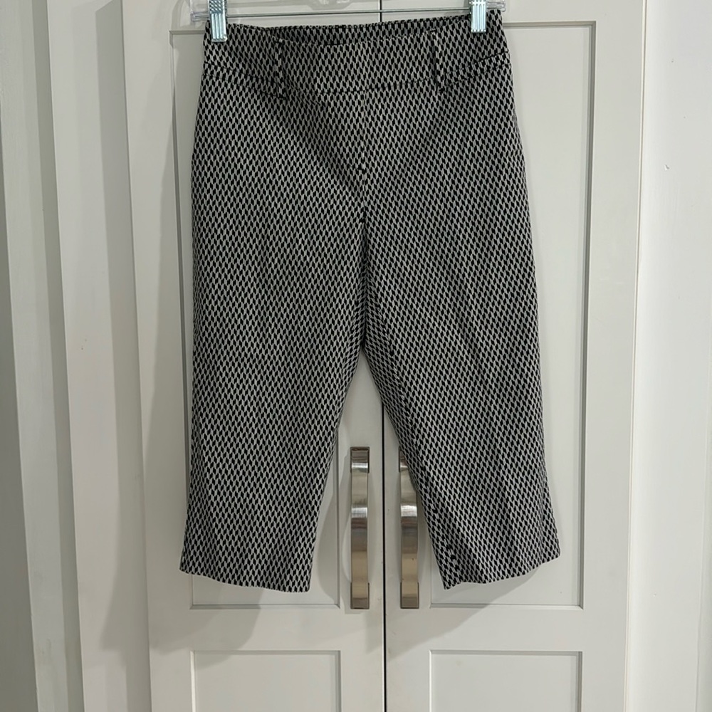 Ladies capri pants